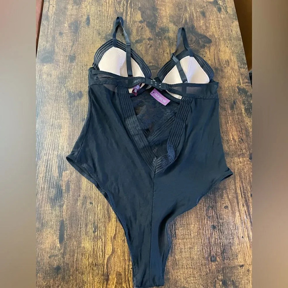 Lace Teddy/ lingerie  - Picture 12 of 15